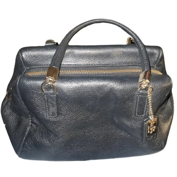 COACH PURSE. Super cute - Picture 11 of 15